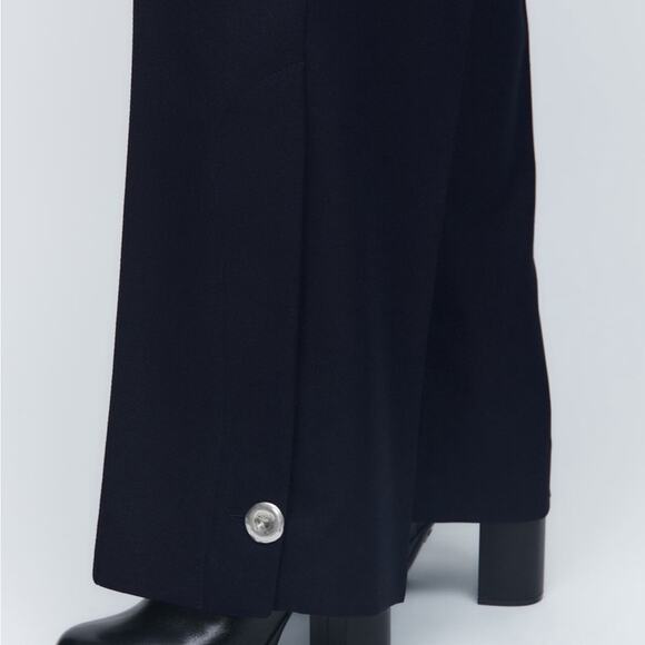 ZARA CROPPED TROUSERS WITH BUTTON PANTS - Picture 3 of 7